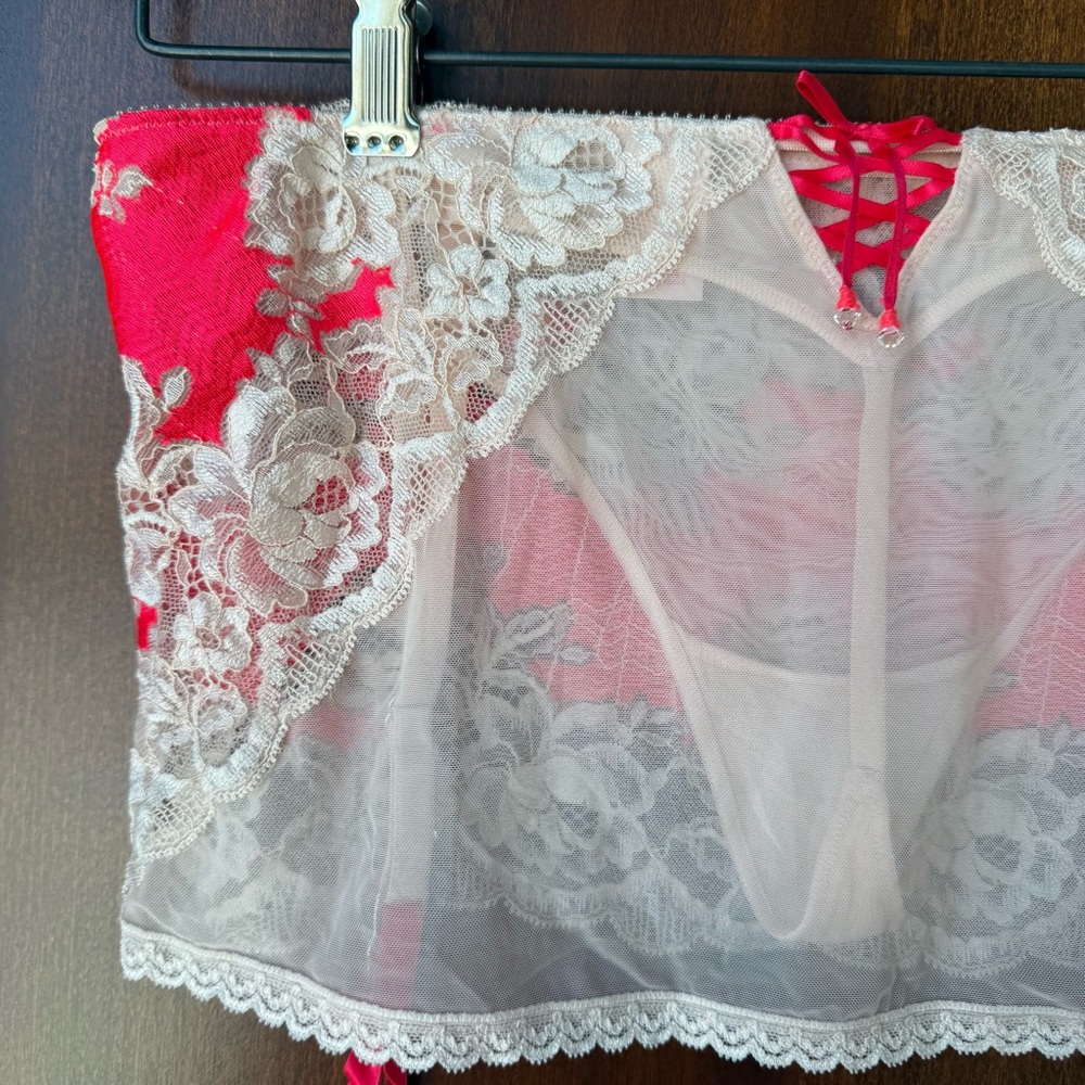 Victoria’s Secret Coral Pink Seduction Garter Skirt Size Large - Picture 4 of 6